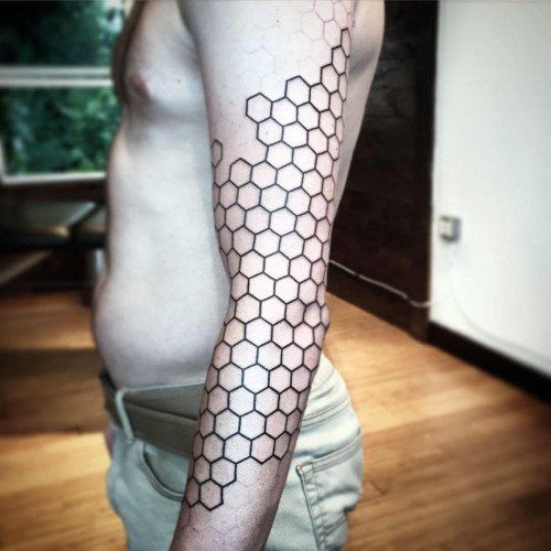 80 Bienenwaben-Tätowierungs-Entwürfe für Männer – kühle Hexagon-Tinten-Ideen  - Mann Stil | Tattoo