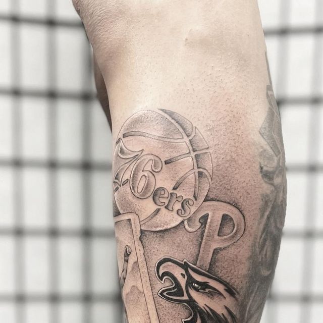 ❈ 𝐌𝐢𝐥𝐥𝐚 𝐊𝐚𝐬 𝐓𝐚𝐭𝐭𝐨𝐨𝐬 ❈ on Instagram: "Philadelphia inspired tattoo collage for Julian, thank you @xx_jullz_xx for being an amazing client and lett… | Philadelphia eagles tattoo, Tribute tattoos, Tattoos