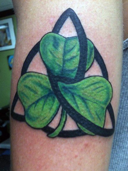 50 Shamrock Tattoo Designs For Men – Ireland Ink Ideas
