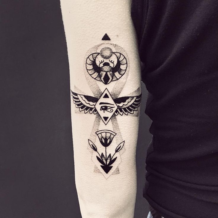 awesome 50 Ancient Eye of Ra Tattoo Ideas – Your Protection and Power Source Check more at http://stylemann.com/best-eye-of-ra-tattoo-ideas/