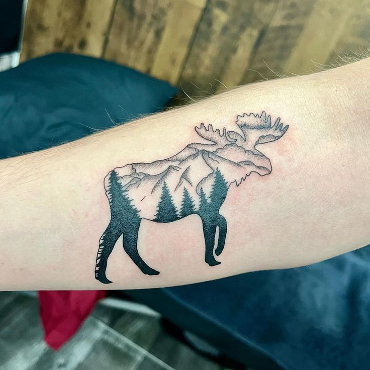 Moose Tattoo, modern moose tattoo, simple moose tattoo, moose tattoo ideas, geometric moose tattoo