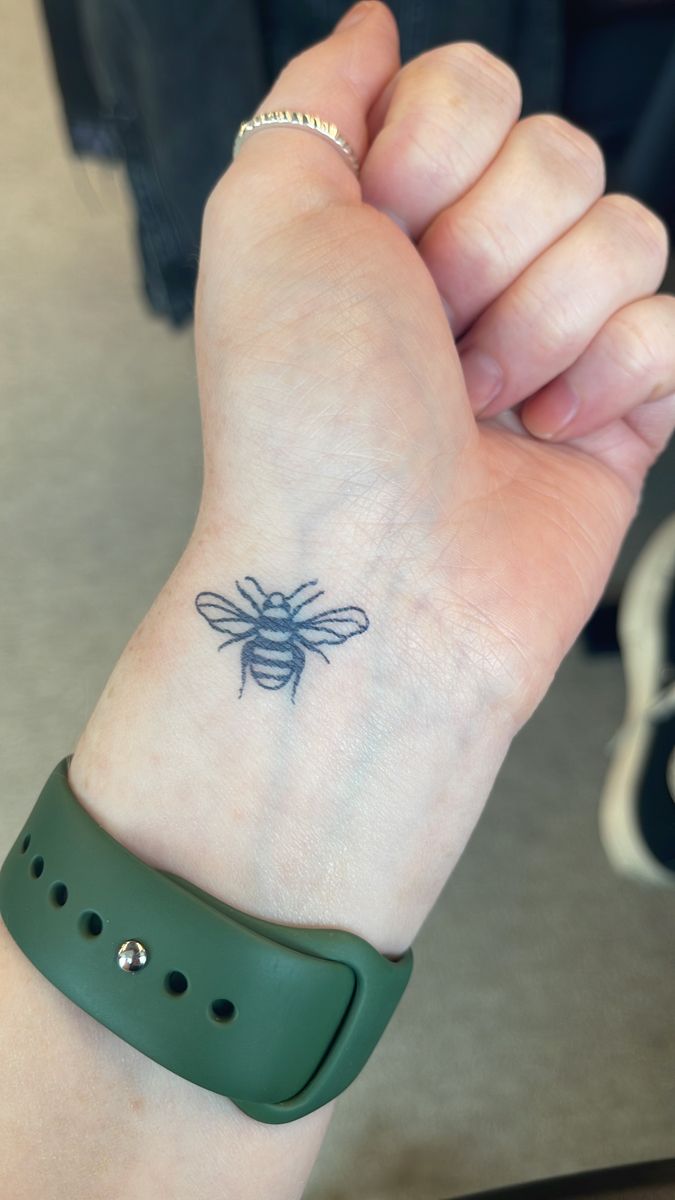 Bee tattoo, tiny tattoo ideas