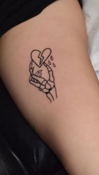 Broken Heart Tattoo Ideas to Tell Your Sad Love Story
