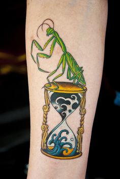 12 Mantis Tattoo ideas | mantis tattoo, praying mantis, larkspur tattoo