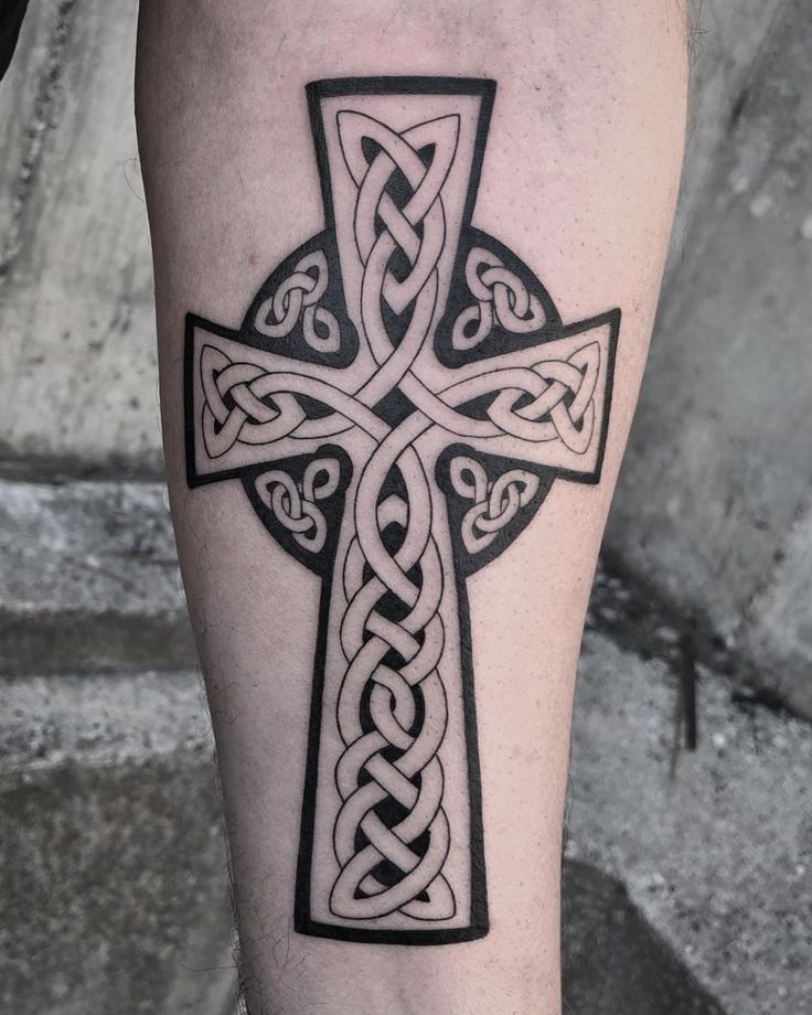 Celtic Cross Tattoo | Tattoo Ideas and Inspiration | cody.tattoo