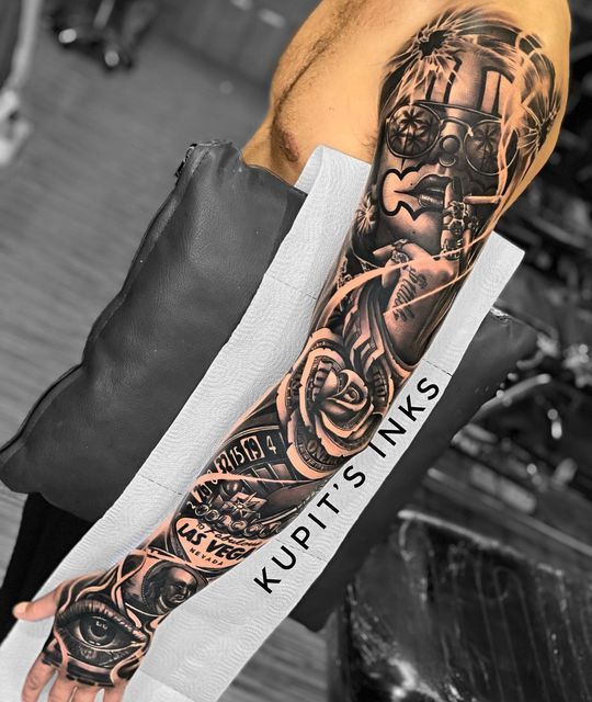 KUPIT'S ✠ 𝐈𝐍𝐊 𝐌𝐀𝐓𝐑𝐈𝐗 𝐁𝐀𝐋𝐈 ✠ on Instagram: "finished with a chicano style theme. very happy to do this cut🔥💯🙏 Keep follow me using👇 ✠ @jconly_… | Tatuagem atrás do braço, Tatuagem