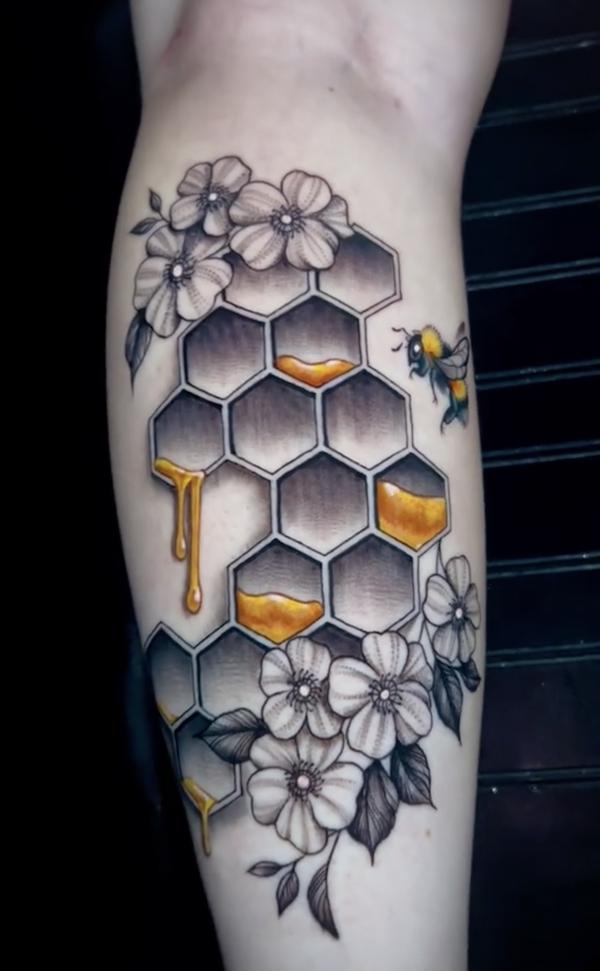 9 Honeycomb ideas to save today | honeycomb tattoo, bee tattoo, honey bee  tattoo and more