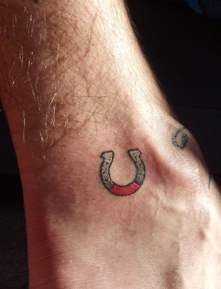 40 Horseshoe Tattoos
