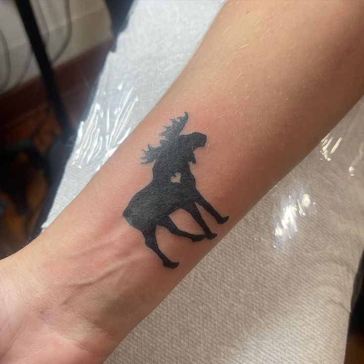 Moose Tattoo, modern moose tattoo, simple moose tattoo, moose tattoo ideas, geometric moose tattoo