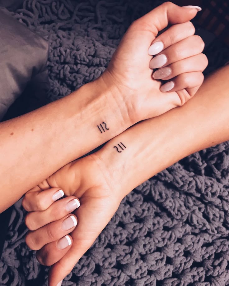 40 Meaningful Best Friend Tattoos for Women & Their Soul Sisters | Friend  tattoos small, Matching