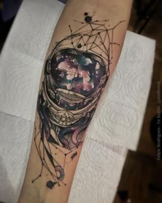 30 ideas de Physics tattoo | tatuaje de astronauta, tatuajes espaciales,  tatuajes