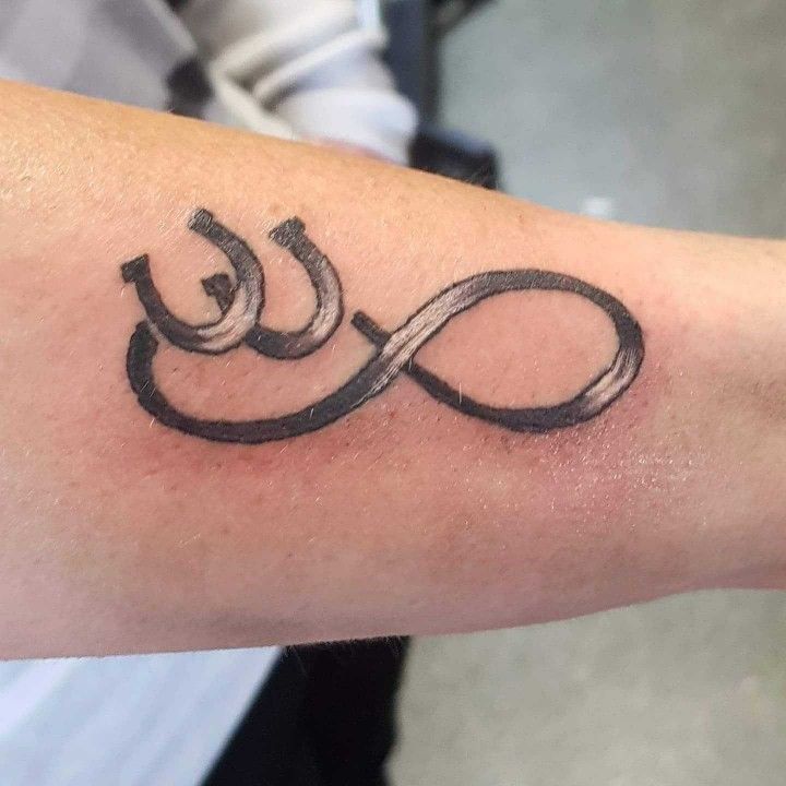 Horse shoe infinity tattoo | Shoe tattoos, Horse shoe tattoo, Horse tattoo