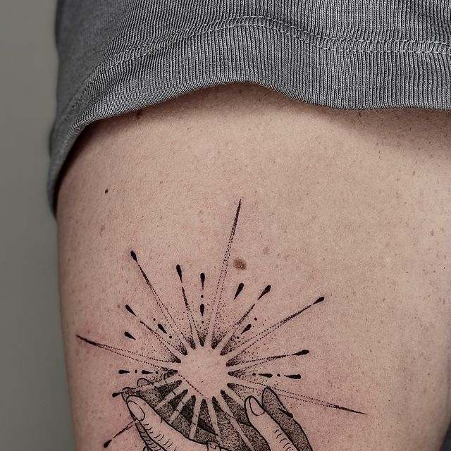 k i m CHAU on Instagram: "“You who swallowed a falling star, o' heartless man, your heart shall soon be mine.” ✨🌟💫 For Mackie. Inspired by Howls Moving Castle 🖤Thank you so