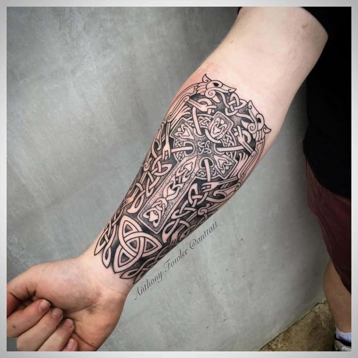 40+ Amazing Celtic Tattoo Designs With Meanings