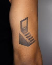 Lake Merritt for a wonderful client, plus a beautifully healed piece we did  almost 2 years ago. #handpoke . . . . . . . . . . #qttr #tattoo #tattoos  #handpoke #handpokedtattoo #