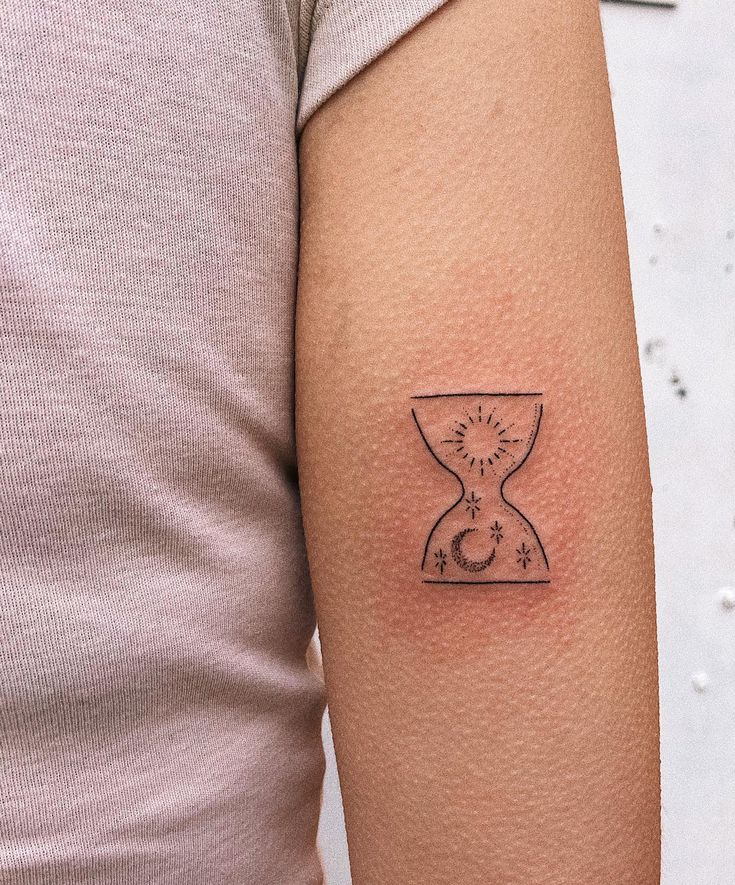 30+ Hourglass Tattoo Ideas for Men and Women - AI Tattoo Lab
