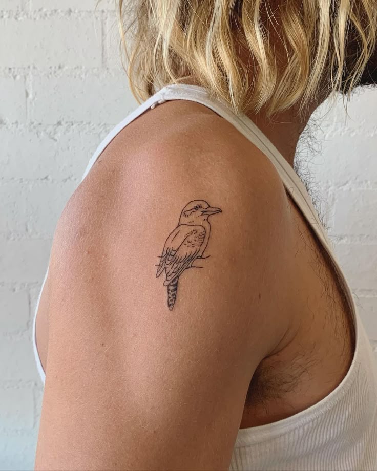Emily Reid on Instagram: "Thanks Ted 🖤 #finelinetattoo #kookaburra" | Native tattoos, Australia tattoo, Australian tattoo