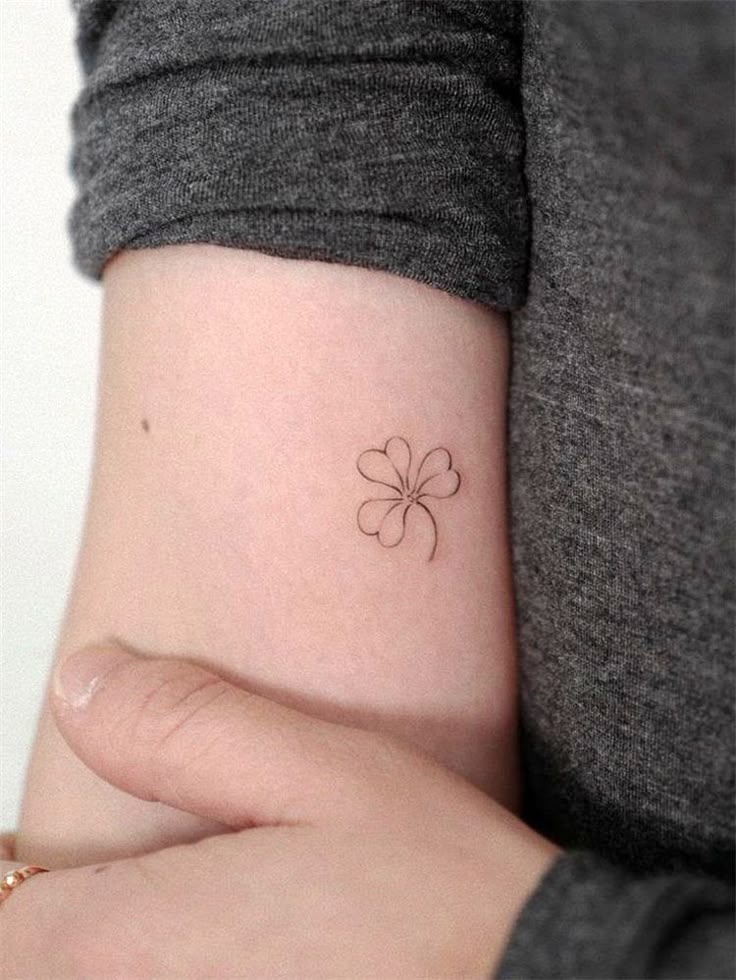 30 Four Leaf Clover Tattoos Design Ideas to Make You More Lucky