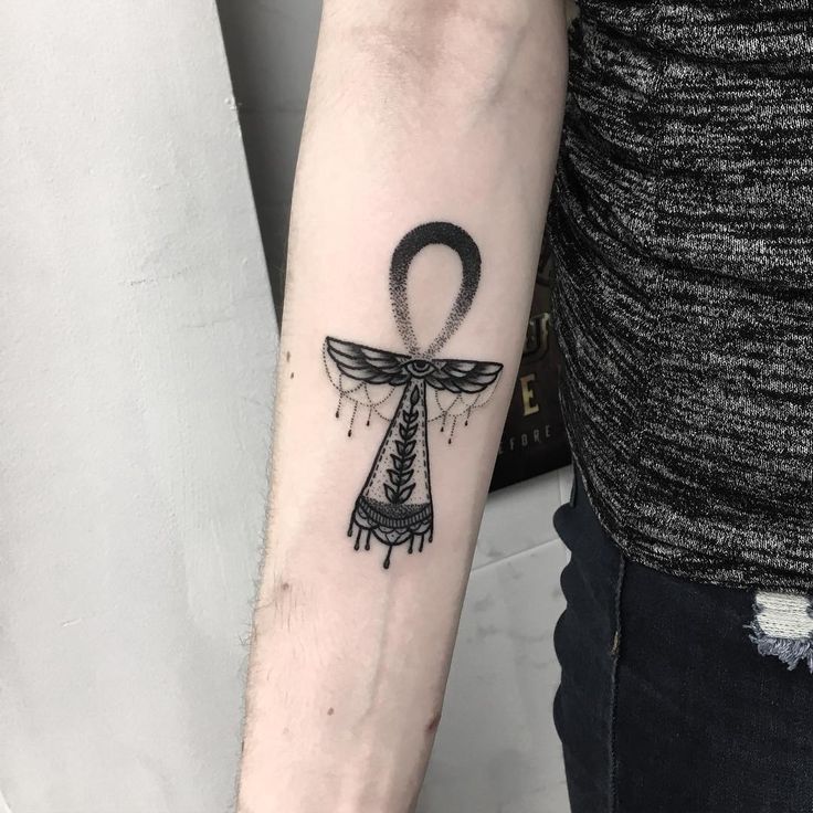 35 Remarkable Ankh Tattoo Ideas - Analogy Behind the Ancient Symbol Check  more at http://tattoo-journal.com/best-ankh-tattoo-designs-meaning/