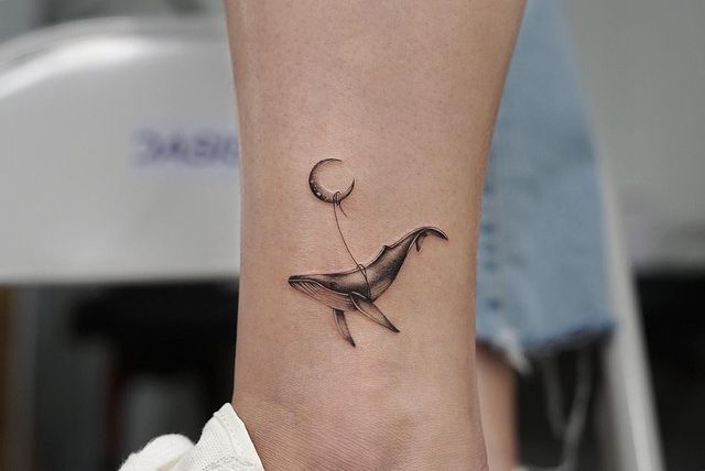 55 Crescent Moon Tattoo Ideas for Perpetual Night Owls