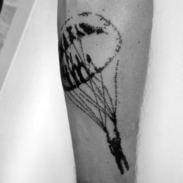 30 Parachute Tattoo Designs for Men