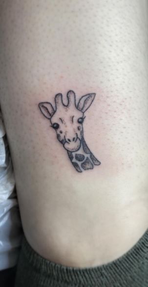 95 Unique Giraffe Tattoos, Ideas, & Meaning - Tattoo Me Now