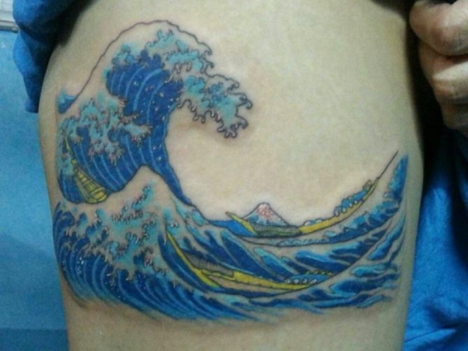 40+ Waves Tattoos