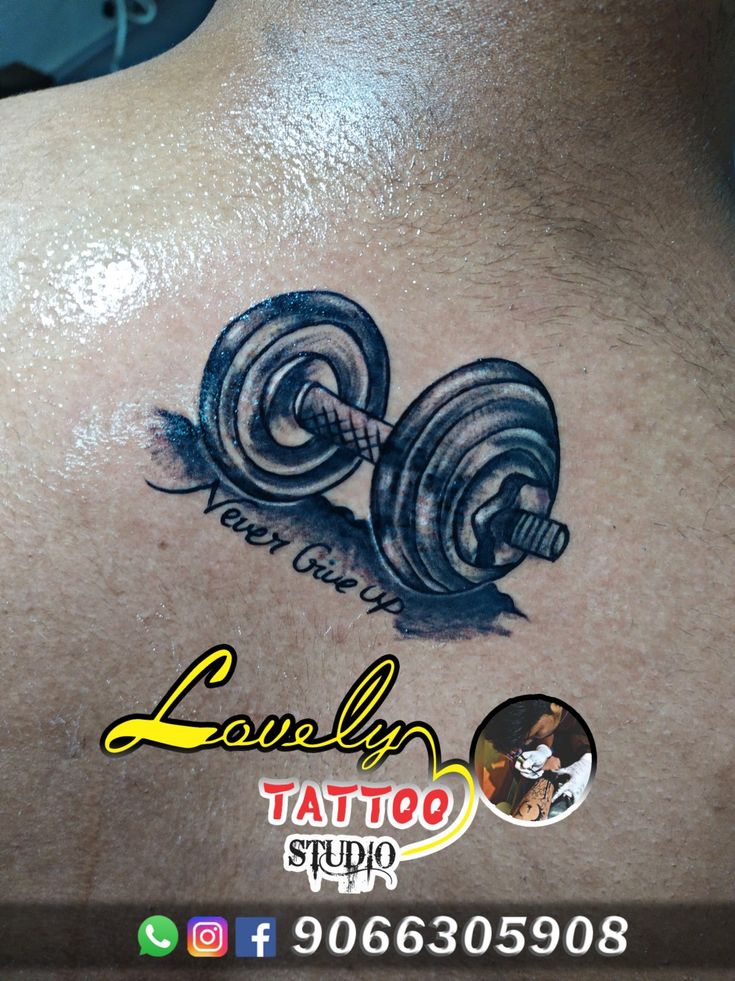 gymlife #gymfit #gymlife💪 #gymselfie #gym💪💪 #gym_dumbbells_tattoo  #dumbbellsworkout #dumbbells