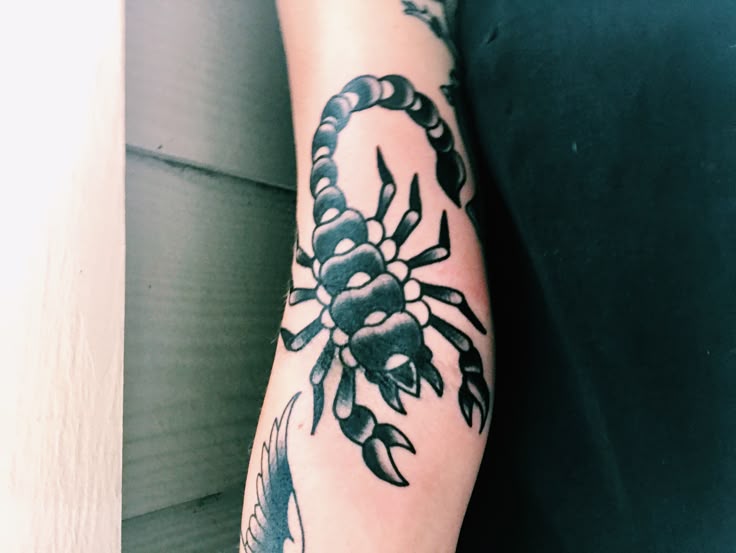 American Traditional Scorpion Tattoo #americantraditional  #americantraditionaltattoo