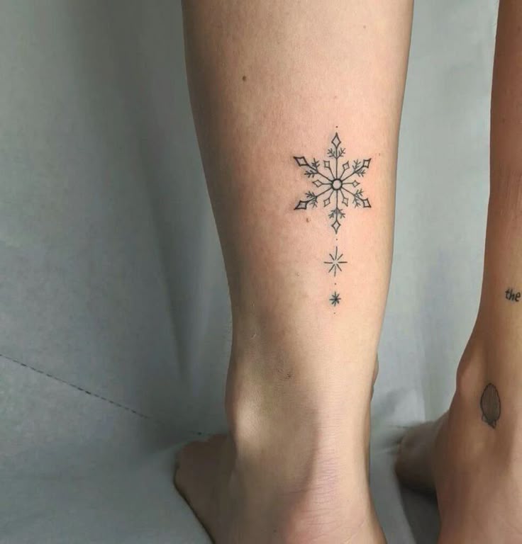 20 Cool Snowflake Tattoo Ideas That Will Dance On Your Skin 3 | Snow flake  tattoo,