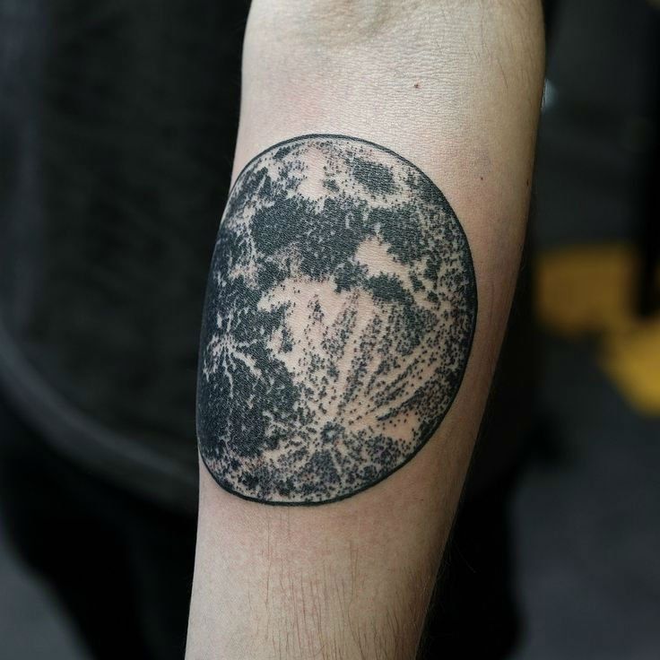 Exquisite Dot Tattoos Are a New Upcoming Trend