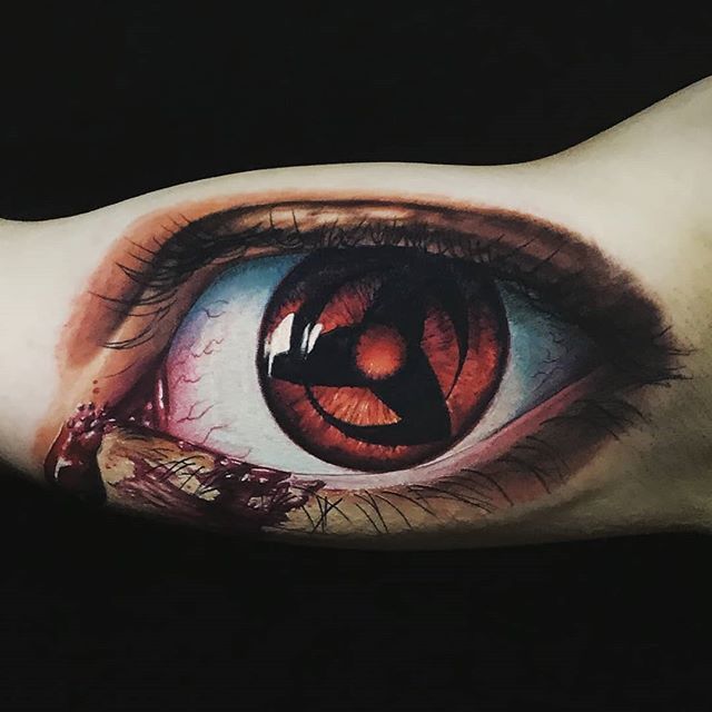 By @victorzetall #ink #tattoo #animetattoo #sharingan #mangekyosharingan #narutoshippuden #narutotattoo #obito #kakashi #gamertattoo…