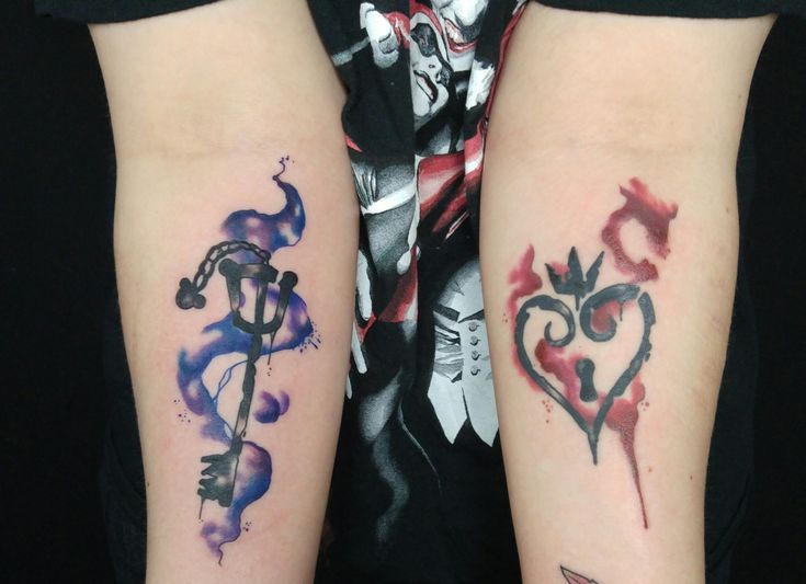 Die Katzen - simpleblogdescriptionhellog | Kingdom hearts tattoo, Hand  tattoos for guys, Heart tattoo
