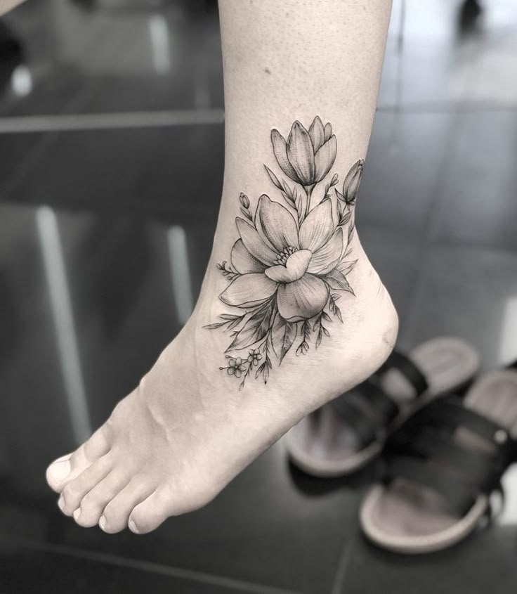 44 Beautiful Magnolia Tattoo Designs | TattooAdore