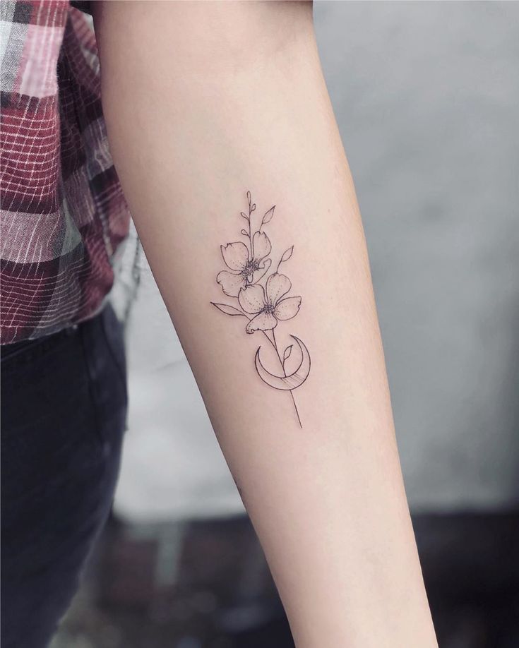 ❈´• 𝙽𝚘𝚝𝚑𝚒𝚗𝚐 𝚠𝚒𝚕𝚍 •` ❈´ on Instagram: “Dogwood flowers & Moon for  Rae!