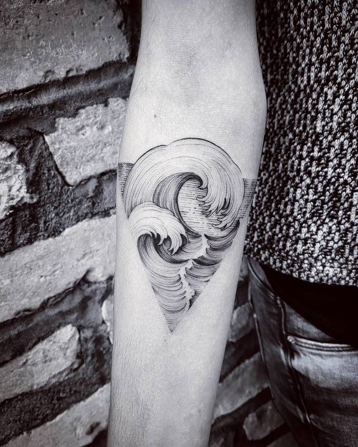 43 Outstanding Wave Tattoo Designs for Ocean Lovers - TattooBloq | Waves  tattoo, Body art tattoos, Tattoos