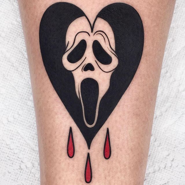 𝕹𝖆𝖙𝖊 𝕷𝖆𝖎𝖗𝖉 on Instagram: ". . . . . . #ghostface#scream#deadbydaylight  #hearttattoo#legtattoo" | Halloween tattoos, Tattoo designs, Wicked tattoos