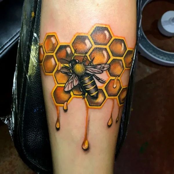 366 Trendy Bee Tattoo Ideas To Try Out This Year