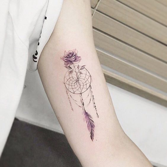 30+ Splendid Dreamcatcher Tattoo Designs which will make you believe