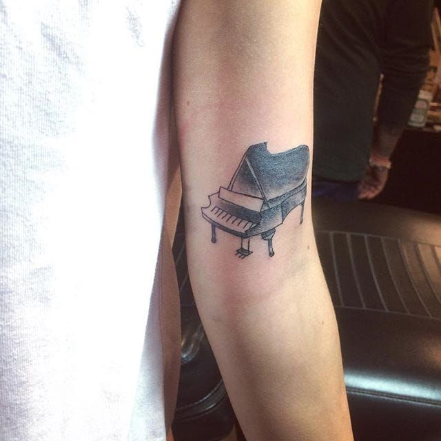 20+ Lovely Piano Tattoo Ideas